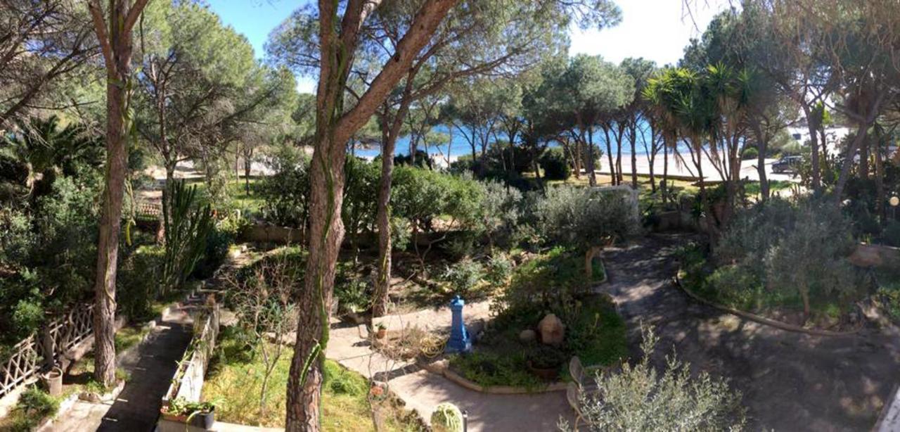 Apartments Villa Corrias Cala Liberotto Exterior foto
